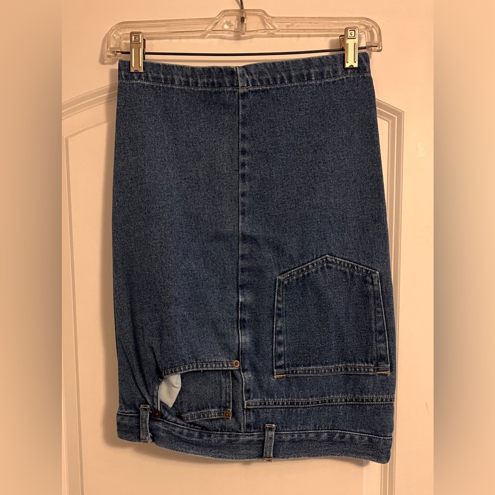 Men’s Jean shorts.  Size 36   Good condition.